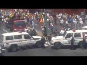 Kick to the Bolivarian National Guard GNB protests