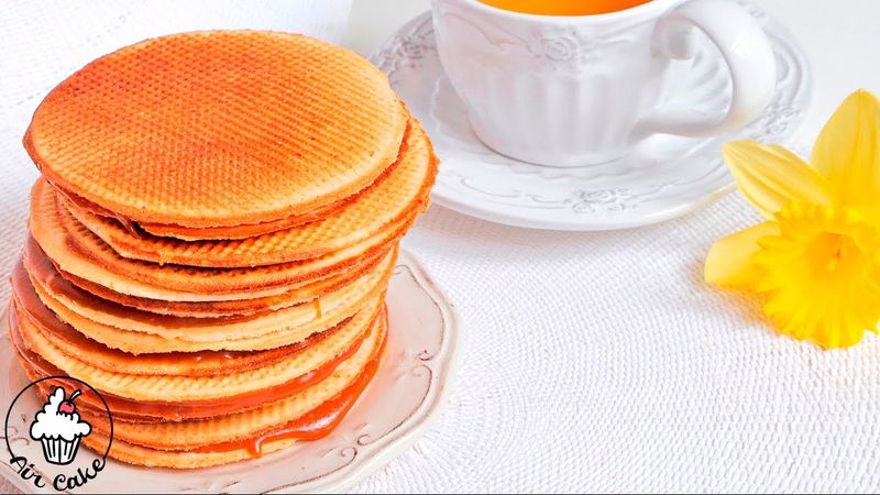 ГОЛЛАНДСКИЕ тонкие ВАФЛИ | Обзор мультипекаря REDMOND