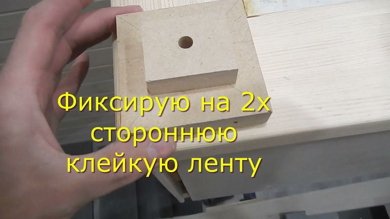 Крепления столбов лестницы и балюстрады