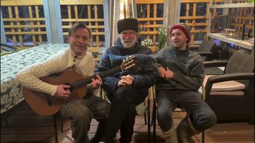 Добронравовы - А снег идет