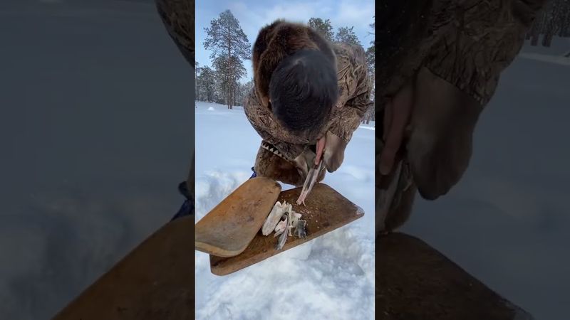 Как легко не замерзнуть  на севере в -45🥶🐟 подпишись🤝и обязательно перекуси/лайфхак