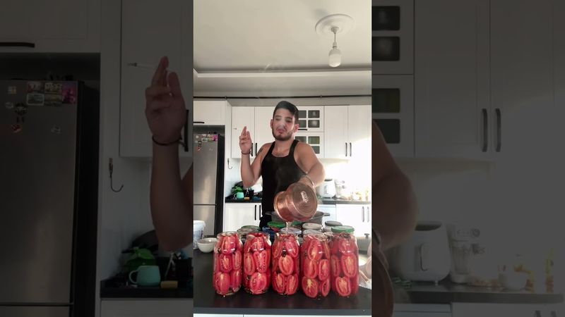 Фея с помидорами