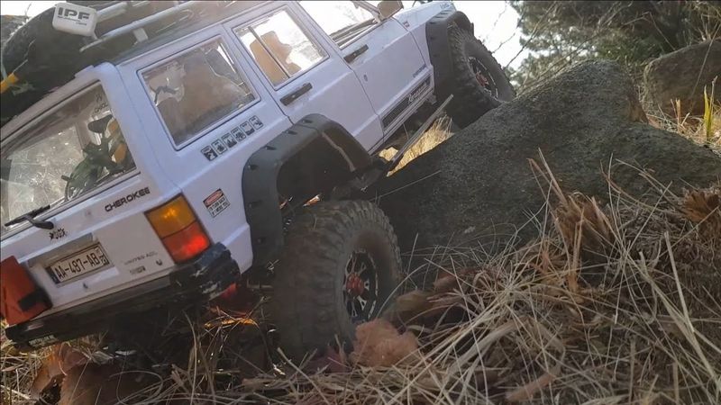 RC Axial SCX10 II 2000 Jeep Cherokee Rock Crawling 3