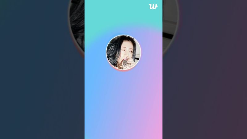 Lesserafilm Yunjin phoning Weverse Live Today May 18, 2025