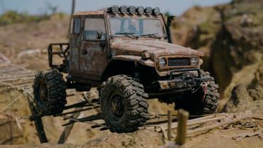 Rc Crawler Traxxas Trx4 Hilux, SCX10 II D90 Bridge crossing challenge 4x4 Rc Car