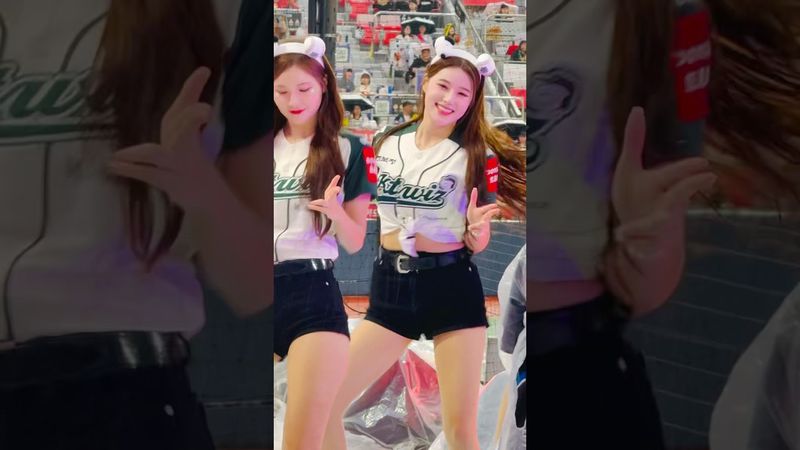 워페인가요? 물 맞으며 아웃송 #이예빈 #이예빈치어리더#ktwiz #kt위즈 #kt위즈치어리더