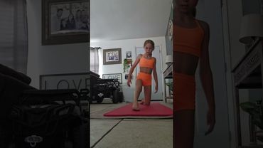 STRETCH ROUTINE #cheergirl #flyers #flexibility #cheer #subscribe