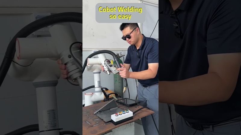 #cobot #welding #weldingrobot #robot #industrialrobot #sixaxisrobot #automated #robotarm #magichands