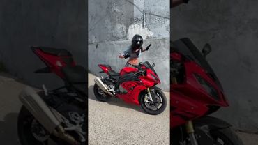 очень жаркое лето #мотоТаня bmw #s1000rr ну и с днём рождения, мотоцикла и Майкла Джексона!