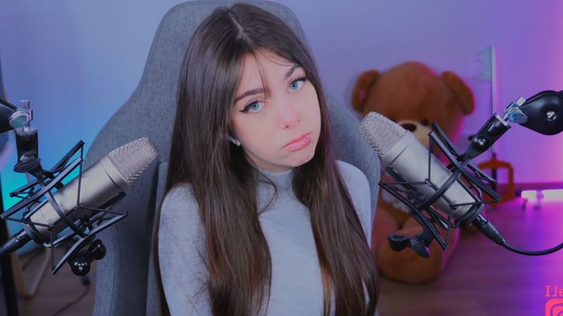 ASMR ROLEPLAY NOVIA TOXICA