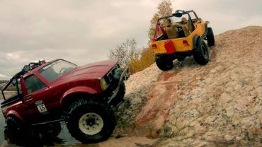 Bishop's RC Crusade - Jeep Wrangler YJ & Toyota Hilux Crawling