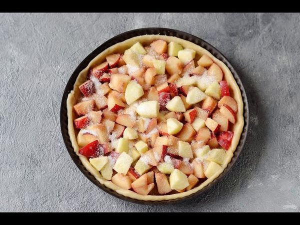 Постный пирог со сливами