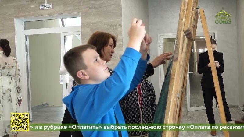 В Севастополе открылась выставка работ заслуженного художника России Романа Фашаяна и его учеников