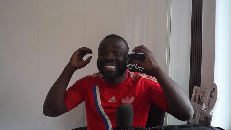 Когда я впервые оказался в самолете среди русских, подумал что мне конец.