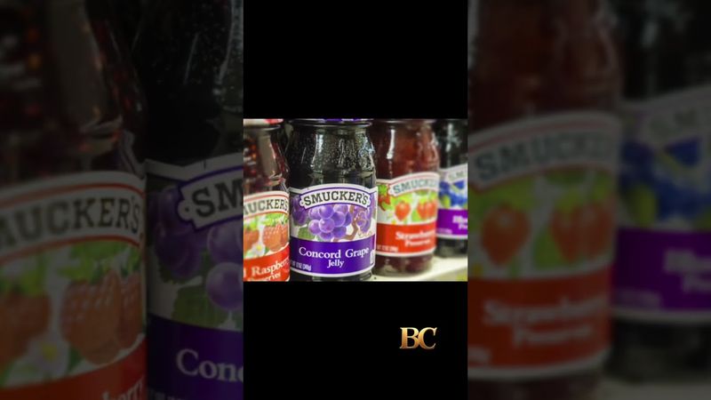 J.M. Smucker plans to remove artificial colors from its jams and other products
