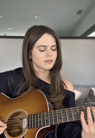 What song comes to mind #music #guitar #guitartok #guitarist #loop #l...