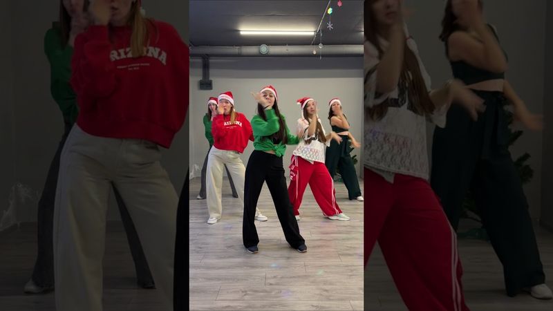 Под новый год  BETSY#подновыйгод #betsy #подновыйгод #тренд #тикток #newyear #новыйгод2025 #Бетси