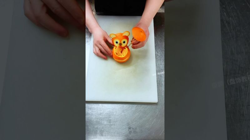 一看就会的橙子造型！你学会了吗？评论区等你哦！祝大家新年快乐🎆 #吃出仪式感 #花式切水果 #水果拼盘创新做法