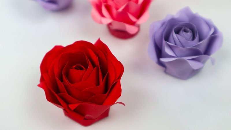 How to Make Paper Roses - Easy Paper Craft