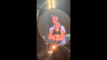 Alleged affair caught on Coldplay's kiss cam