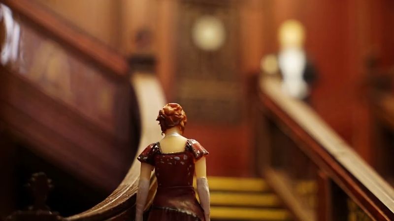 『JOOHOUR』DIY Dollhouse |＜Glory of Titanic＞The Grand Staircase with add-on figures and furniture