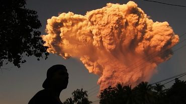 Indonesia volcano spews colossal ash tower, alert level raised | AFP