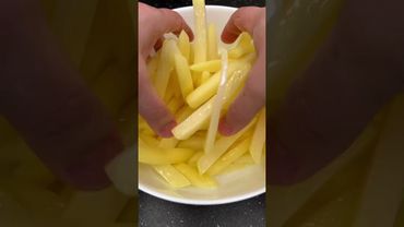 Хрустящий картофель фри без фритюра в духовке. Подробный рецепт в описании.