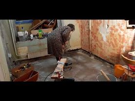 Подметаю пол. Грунтую из лейки. Много болтовни)))