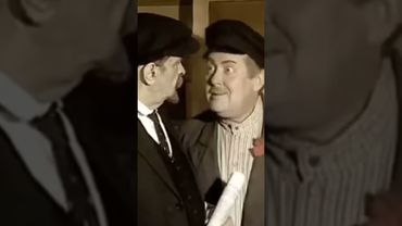 Газета-грозное оружие #приколы #смешновидео #сериал #юмор #городок #ленин #shorts#ссср