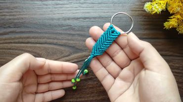DIY macrame friendship keychains.