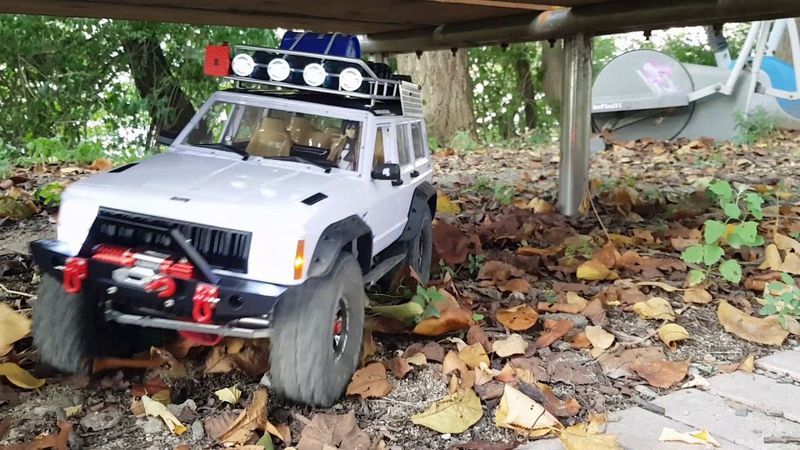 AXIAL SCX10 II 2000 Jeep Cherokee Neighbors Adventure