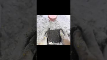 Black and Gold #relax #crunchycrumbles #oddlysatisfying #satisfying #crushing #dusty #gymchalkasmr