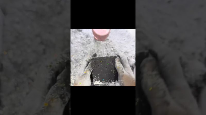 Black and Gold #relax #crunchycrumbles #oddlysatisfying #satisfying #crushing #dusty #gymchalkasmr