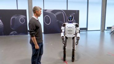 Робота AEON создали в Швейцарии в ответ на нехватку рабочей силы