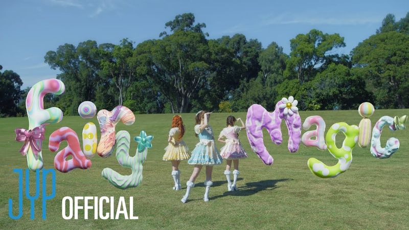 NiziU「Fairy Magic」Performance Video