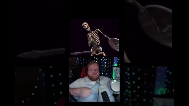 T2X2 и скелет #t2x2нарезки #twitch #твичстрим #т2х2моменты #т2х2твич #стрим #твич #смешновидео #юмор