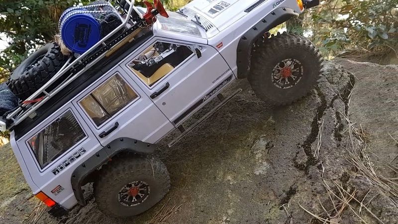 RC Axial SCX10 II 2000 Jeep Cherokee Rock Crawling 5