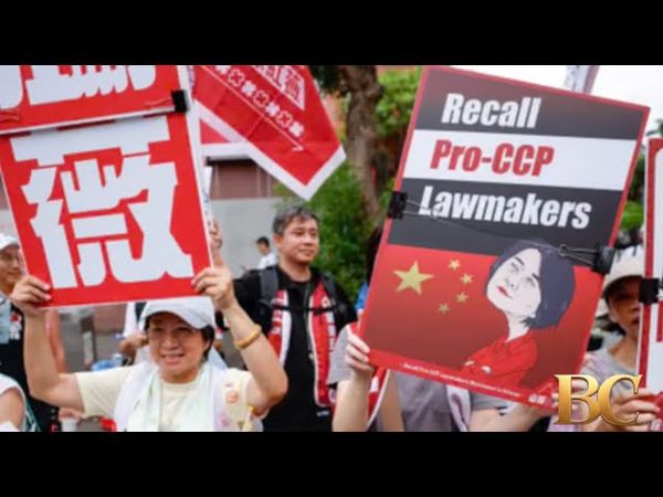 Taiwanese rally for and against the recall of opposition lawmakers seen as close to China