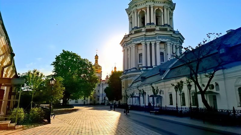 Уезжаю из Харькова в Киев. Киево-Печерская лавра сейчас. 5.05.2025.