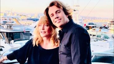 Россияне возмущены возможным возвращением Пугачевой и Галкина* а на фронте их тоже простили?