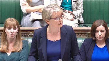 Давние преступления банд насильников начнут расследовать в Великобритании