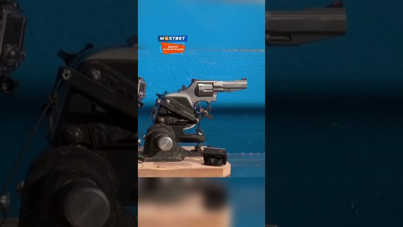 Можно ли выстрелить в вакууме? #разрушителимифов #шортс #фактыинтересные