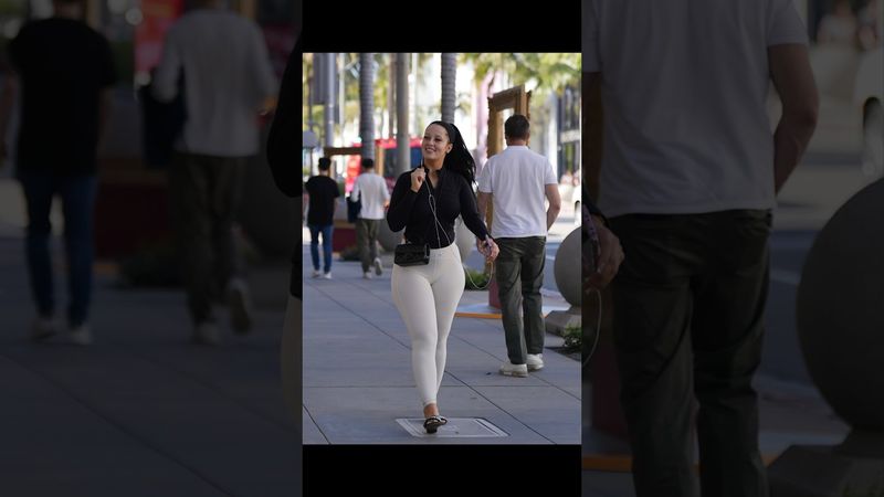 She has a bright future behind her #rizz #pickupline #rodeodrive