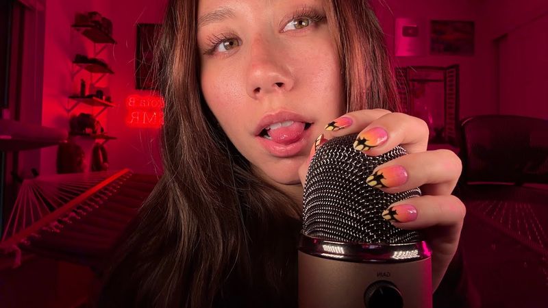 ASMR | Fast and Aggressive Mic Scratching and Mouth Sounds