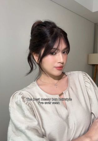 Messy Bun Updo tutorial 🤍