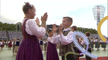 SITIENIŅI | Tautas deju lielkoncerts “Es atvēru Laimas dārzu”