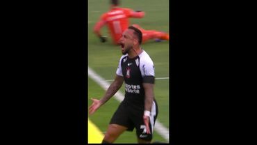 Gol de Maycon para o Corinthians contra o Vasco