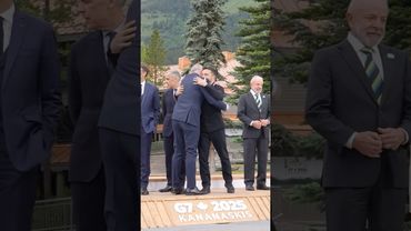 Albo hugs Zelensky in show of solidarity