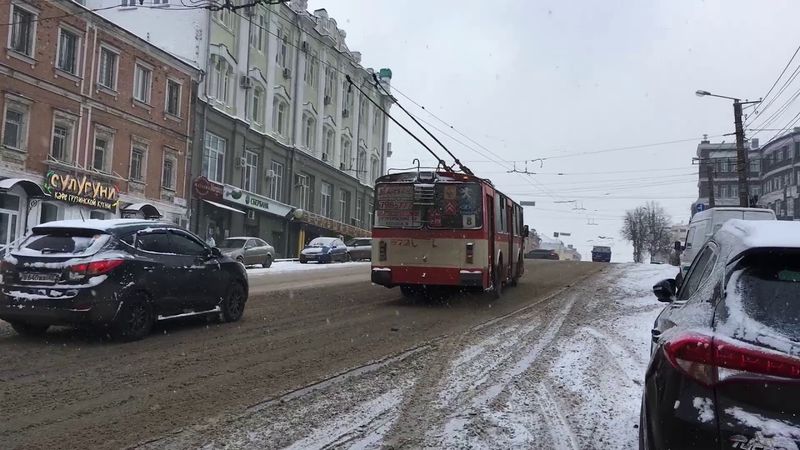 По Ленина не могут подняться троллейбусы из-за снега