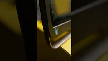 Эти наклейки всех достали! 🤬